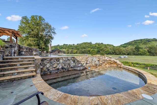 2864 Sawyer Bend Rd, Franklin, TN 37069