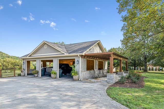 2864 Sawyer Bend Rd, Franklin, TN 37069