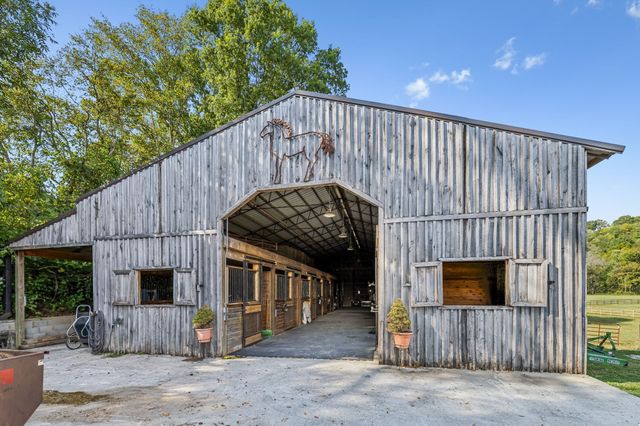 2864 Sawyer Bend Rd, Franklin, TN 37069