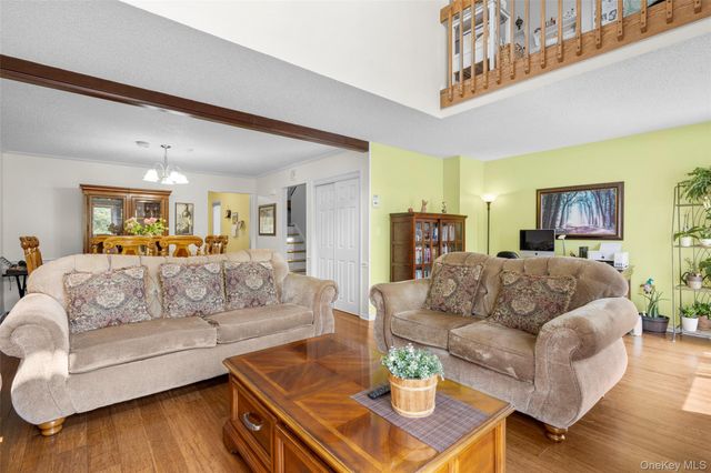 59 Chester Lane, Nanuet, NY 10954