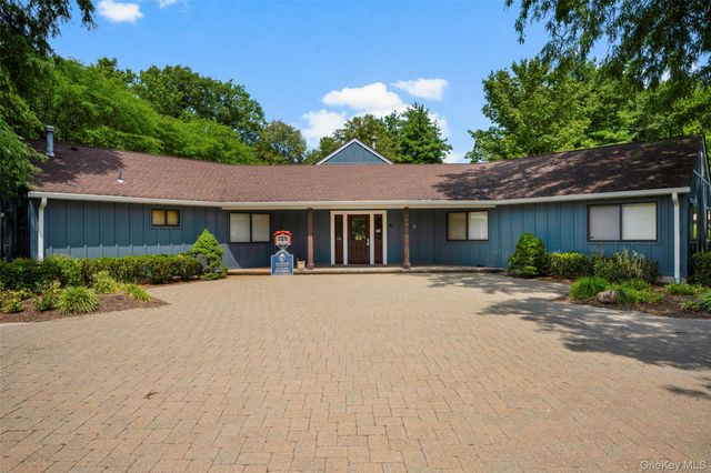 59 Chester Lane, Nanuet, NY 10954
