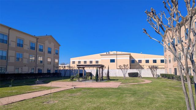 6611 W Sam Houston Parkway S 2G, Houston, TX 77072