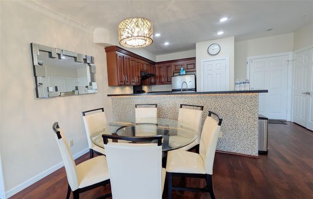 6611 W Sam Houston Parkway S 2G, Houston, TX 77072