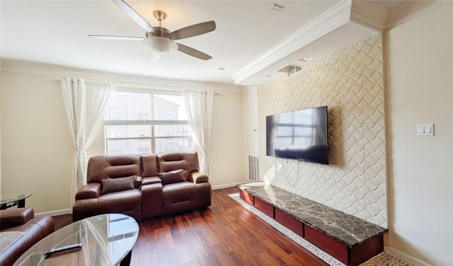 6611 W Sam Houston Parkway S 2G, Houston, TX 77072