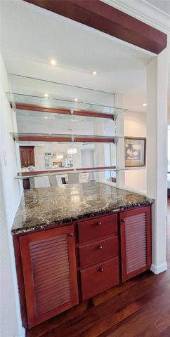 6611 W Sam Houston Parkway S 2G, Houston, TX 77072