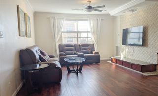 6611 W Sam Houston Parkway S 2G, Houston, TX 77072