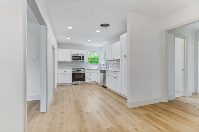 7800 Gaston Avenue, Fort Worth, TX 76116