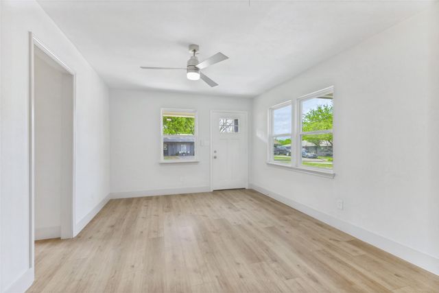 7800 Gaston Avenue, Fort Worth, TX 76116