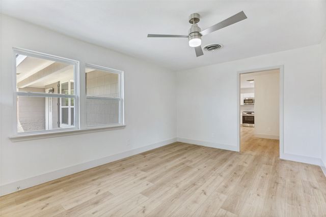 7800 Gaston Avenue, Fort Worth, TX 76116