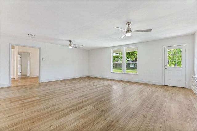 7800 Gaston Avenue, Fort Worth, TX 76116