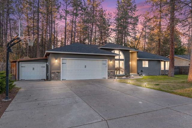 7204 W Kendick Ave, Nine Mile Falls, WA 99026