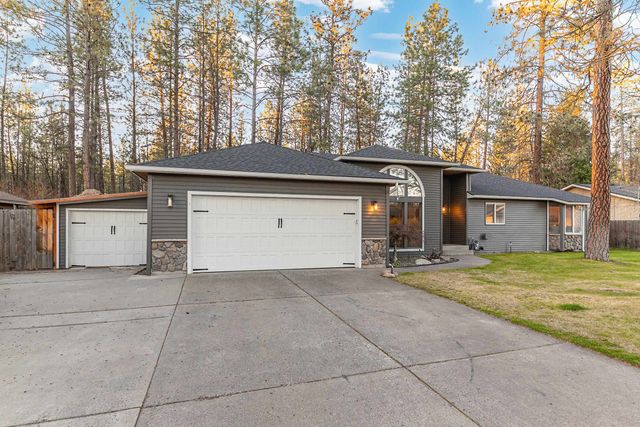 7204 W Kendick Ave, Nine Mile Falls, WA 99026