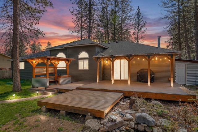 7204 W Kendick Ave, Nine Mile Falls, WA 99026