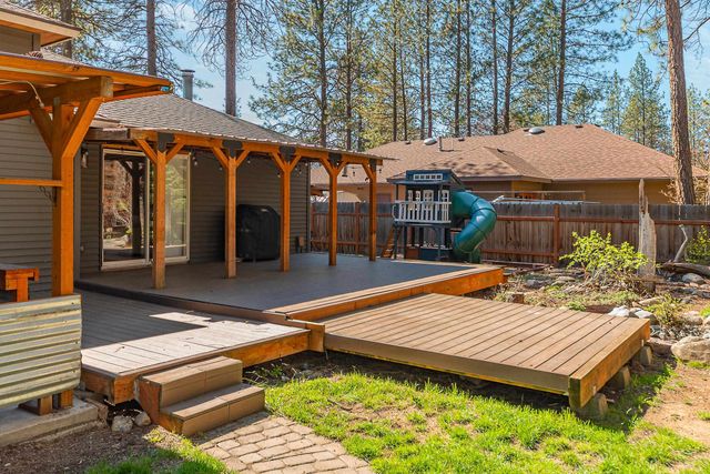 7204 W Kendick Ave, Nine Mile Falls, WA 99026