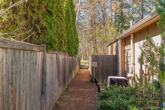7204 W Kendick Ave, Nine Mile Falls, WA 99026