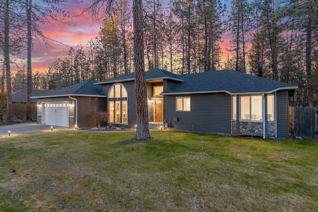 7204 W Kendick Ave, Nine Mile Falls, WA 99026