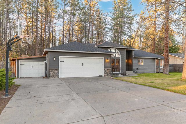 7204 W Kendick Ave, Nine Mile Falls, WA 99026