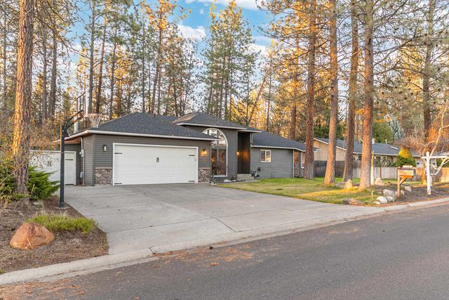 7204 W Kendick Ave, Nine Mile Falls, WA 99026