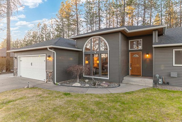 7204 W Kendick Ave, Nine Mile Falls, WA 99026
