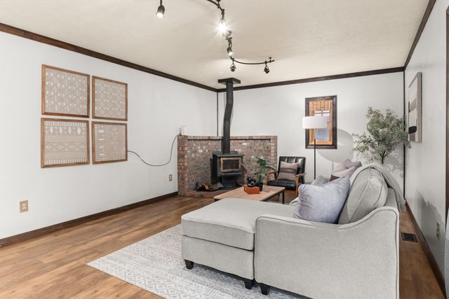 7204 W Kendick Ave, Nine Mile Falls, WA 99026