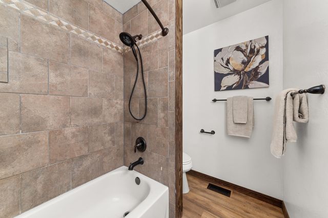 7204 W Kendick Ave, Nine Mile Falls, WA 99026