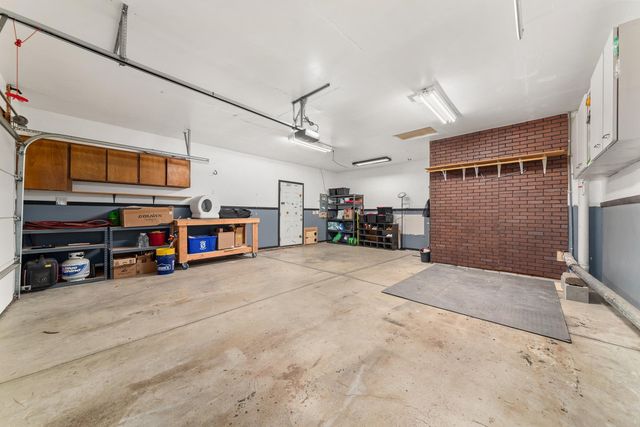 7204 W Kendick Ave, Nine Mile Falls, WA 99026