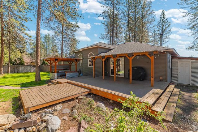7204 W Kendick Ave, Nine Mile Falls, WA 99026