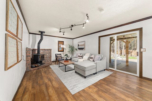 7204 W Kendick Ave, Nine Mile Falls, WA 99026