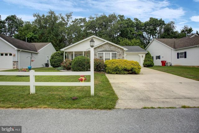 22 LANTERN LN, Shippensburg, PA 17257