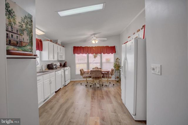 22 LANTERN LN, Shippensburg, PA 17257