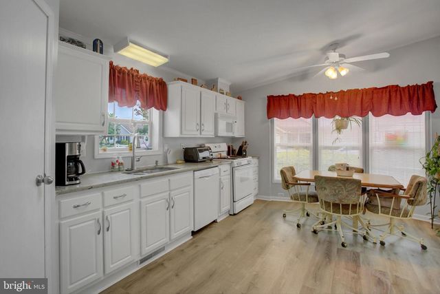 22 LANTERN LN, Shippensburg, PA 17257