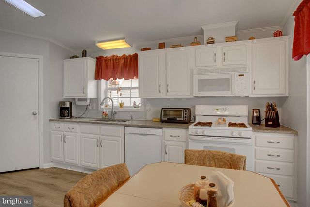 22 LANTERN LN, Shippensburg, PA 17257