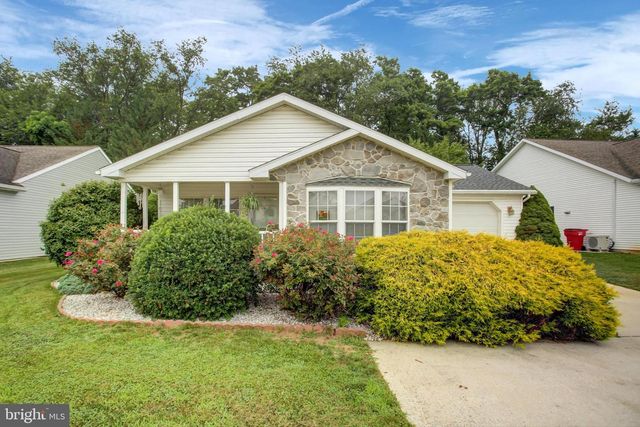 22 LANTERN LN, Shippensburg, PA 17257