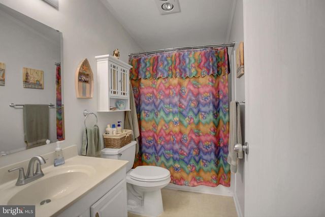 22 LANTERN LN, Shippensburg, PA 17257