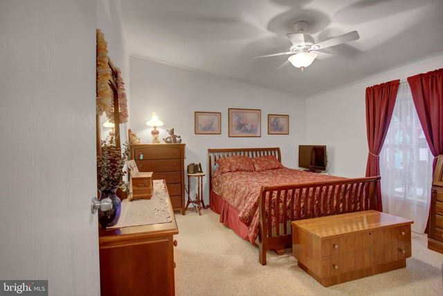 22 LANTERN LN, Shippensburg, PA 17257