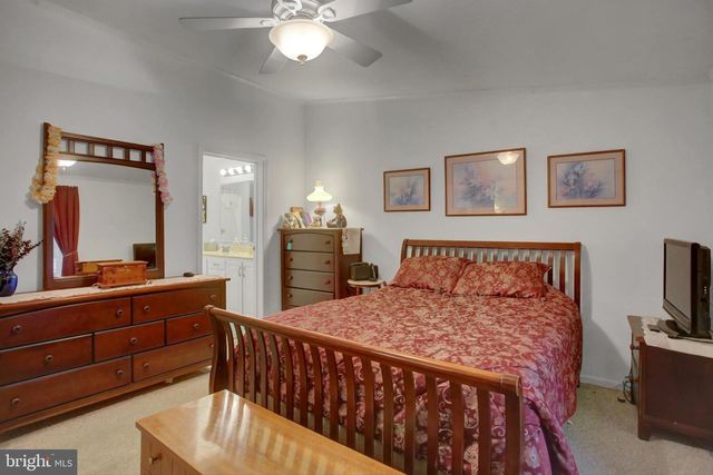 22 LANTERN LN, Shippensburg, PA 17257