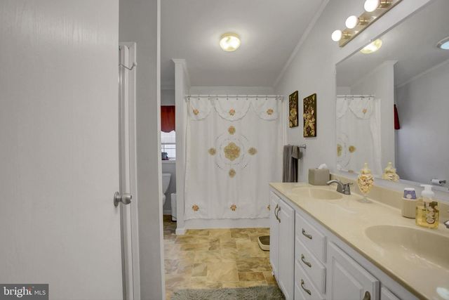 22 LANTERN LN, Shippensburg, PA 17257