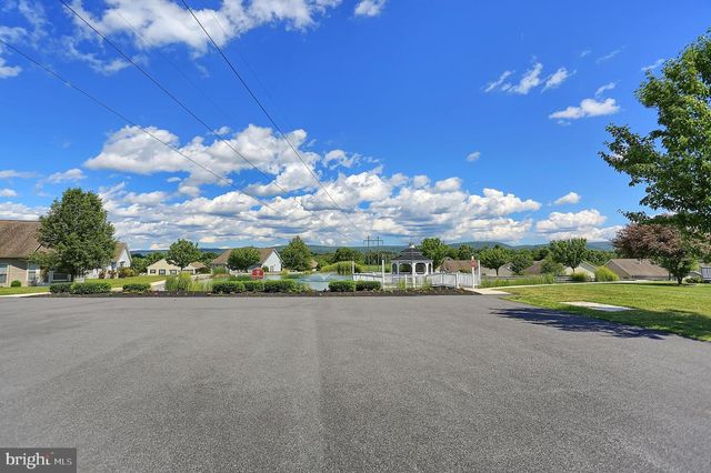 22 LANTERN LN, Shippensburg, PA 17257