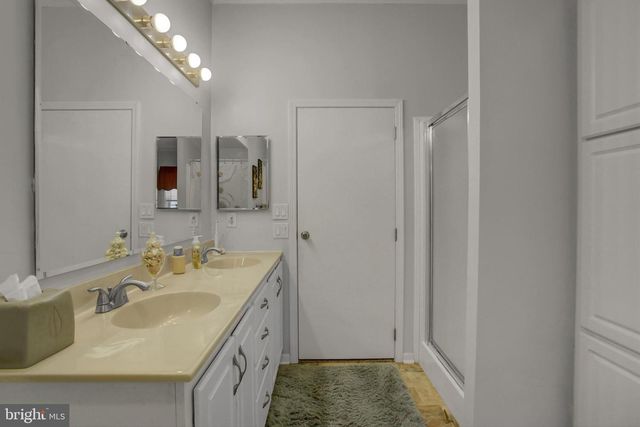 22 LANTERN LN, Shippensburg, PA 17257