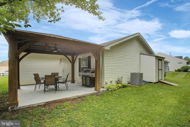22 LANTERN LN, Shippensburg, PA 17257