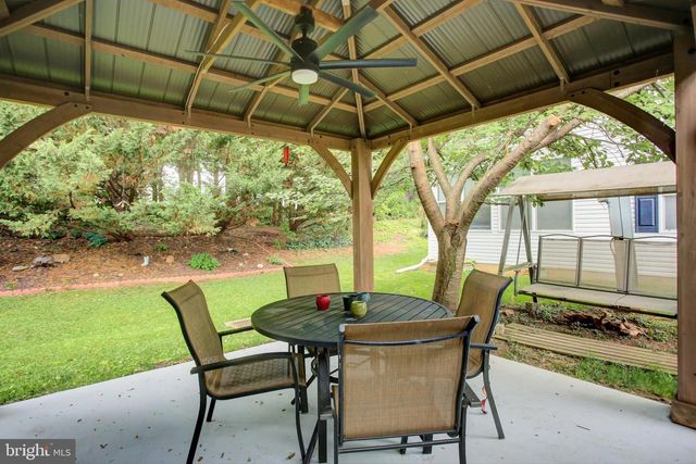 22 LANTERN LN, Shippensburg, PA 17257