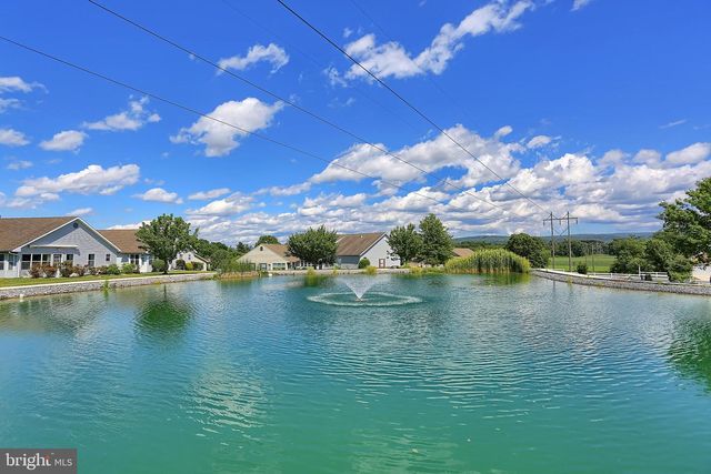 22 LANTERN LN, Shippensburg, PA 17257