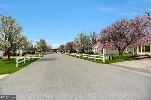 22 LANTERN LN, Shippensburg, PA 17257