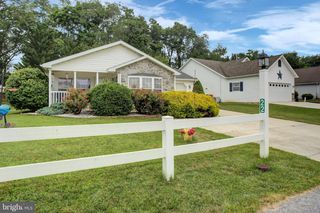 22 LANTERN LN, Shippensburg, PA 17257