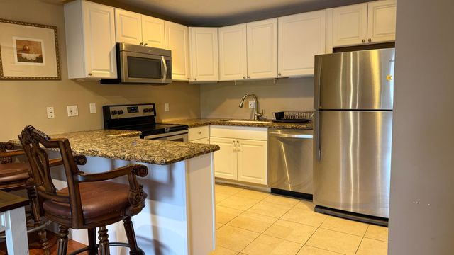 526 Shady Pine Way D2, Greenacres, FL 33415