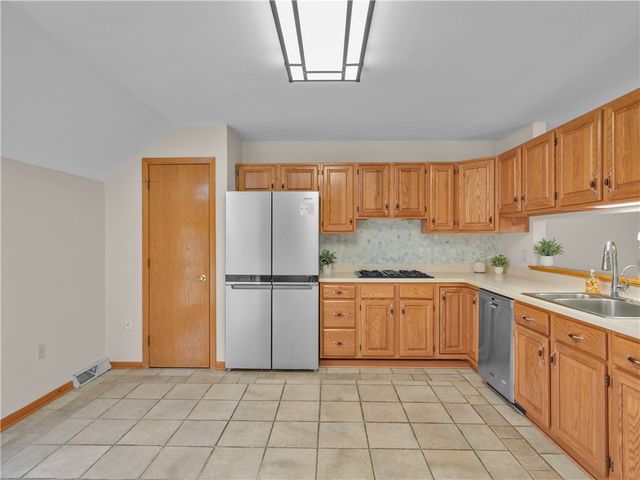 1420 Towne Square Dr, Mccandless, PA 15101
