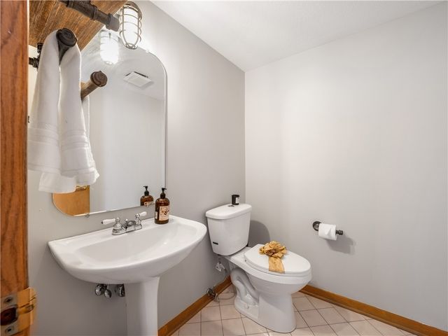 1420 Towne Square Dr, Mccandless, PA 15101