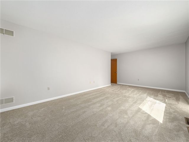 1420 Towne Square Dr, Mccandless, PA 15101