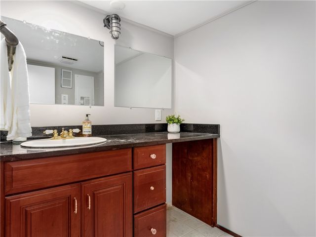 1420 Towne Square Dr, Mccandless, PA 15101