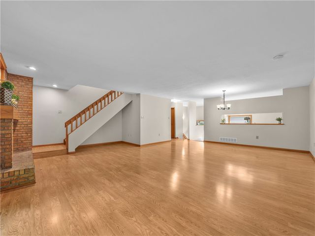 1420 Towne Square Dr, Mccandless, PA 15101